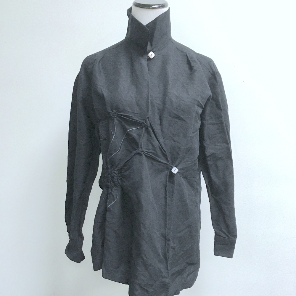 HARARI black linen spyder goth embroidered high band collar button linen top M